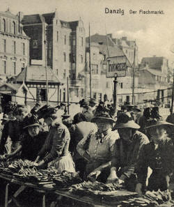 Danzig - Der Fischmarkt vor 1945 - Bild zur Vergrerung anklicken!